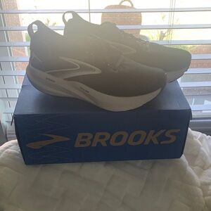 Brooks Black and White Athletic Shoes